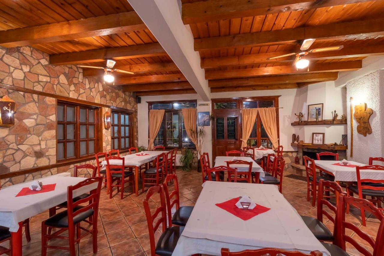 Hotel Makkas Krentis Экстерьер фото